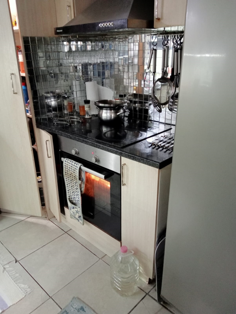 2 Bedroom Property for Sale in Whispering Pines Western Cape